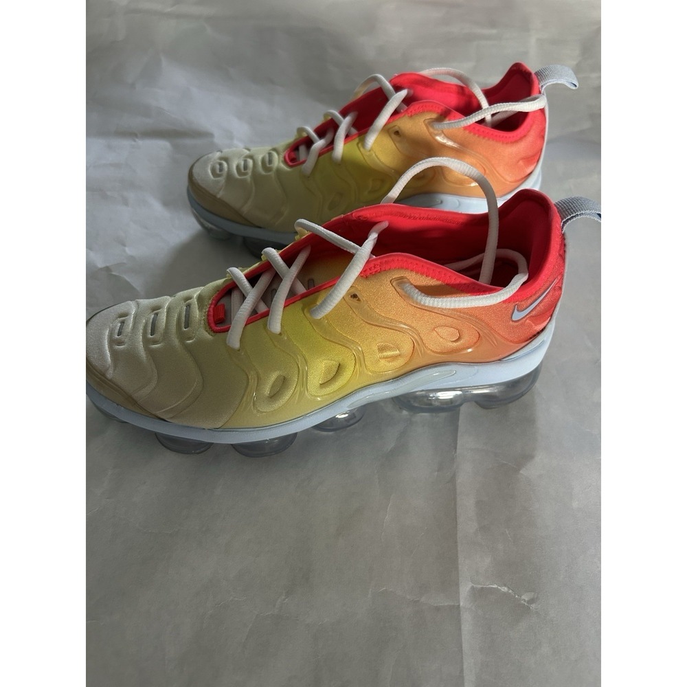 Nike Air Vapormax Plus Sunrise Womens CW5593-400 Size 5 Yellow Orange‎ EUC